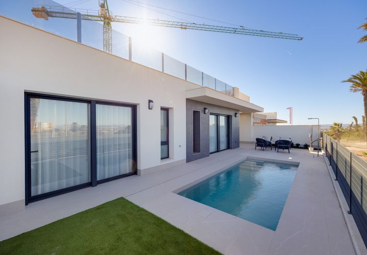 Villa a Torrevieja, Alicante, Torrevieja - € 585.000 | Ref: W-02YLFN - foto 1